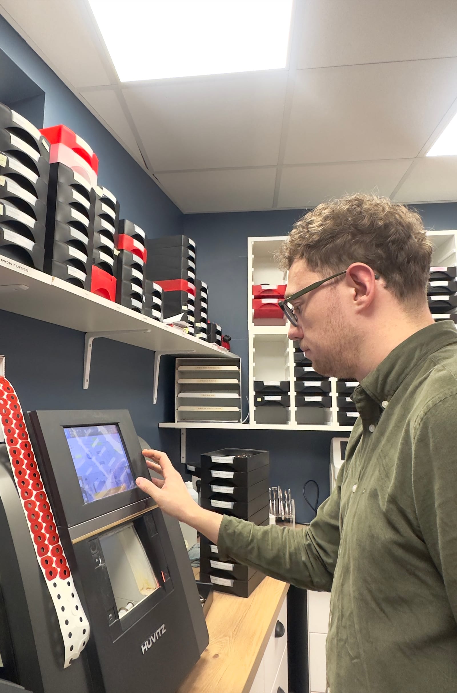Atelier de montage — Gravelines Optique Montivilliers